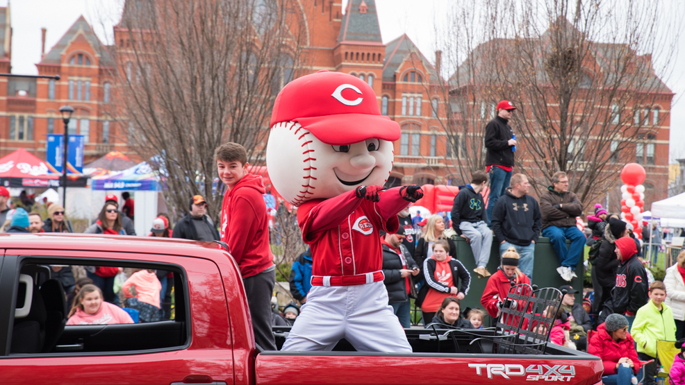 Photos The 99th Annual Cincinnati Reds Opening Day Parade (2018