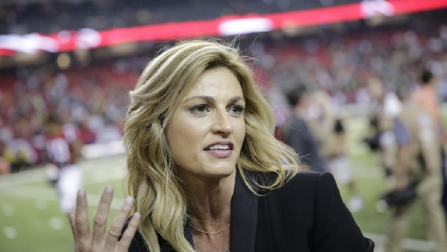 Erin Andrews reveals she had surgery for cervical cancer