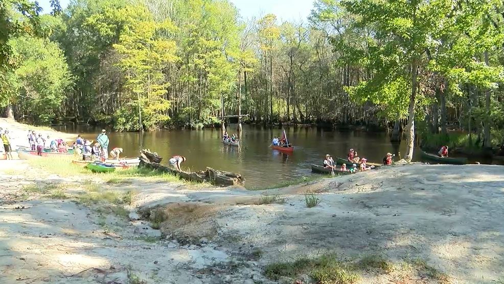 Dozens spend day on Lumber River for Rivers Run Through us WPDE