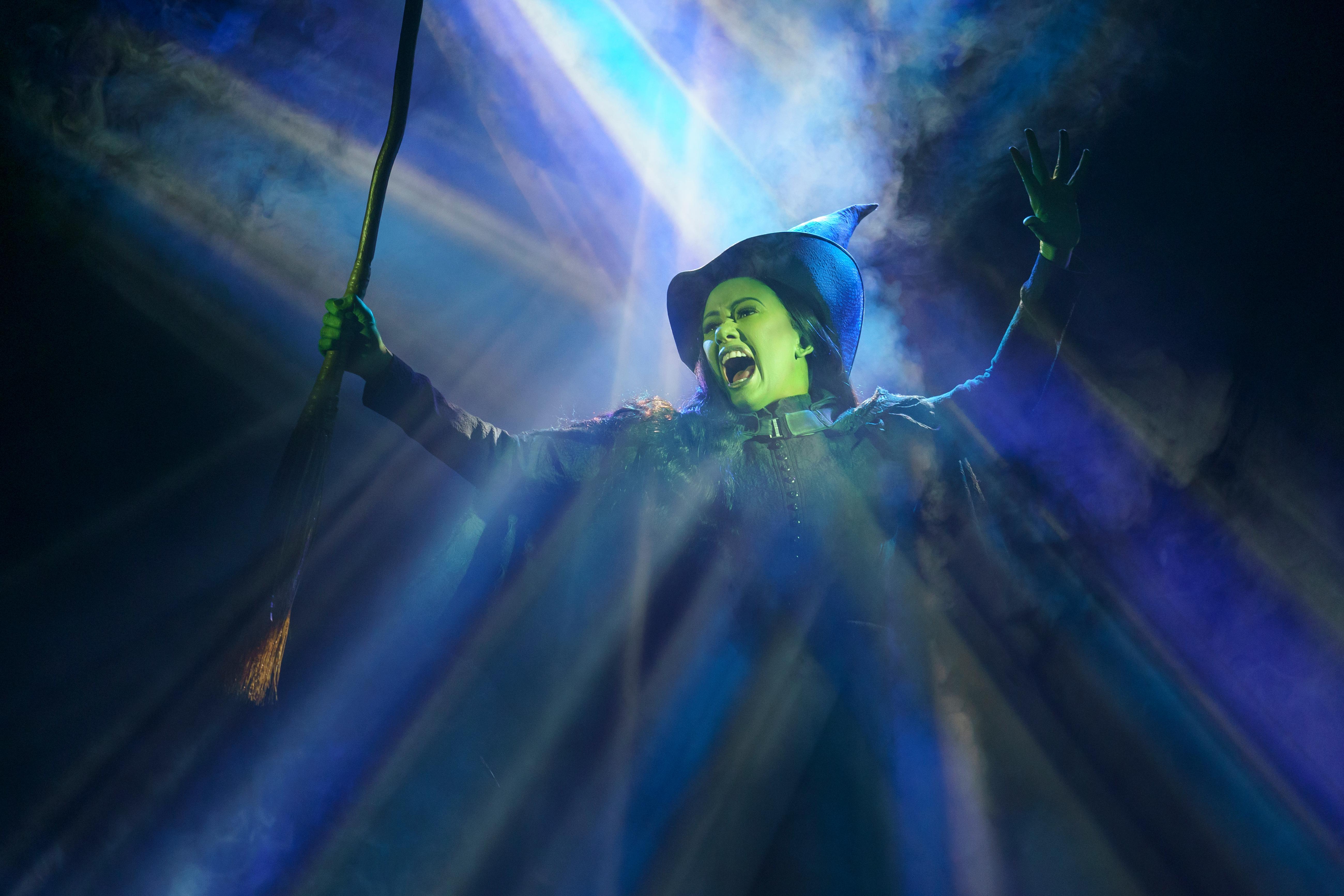 'Wicked' Casts A Bewitching Spell At The Paramount Theatre | Seattle ...