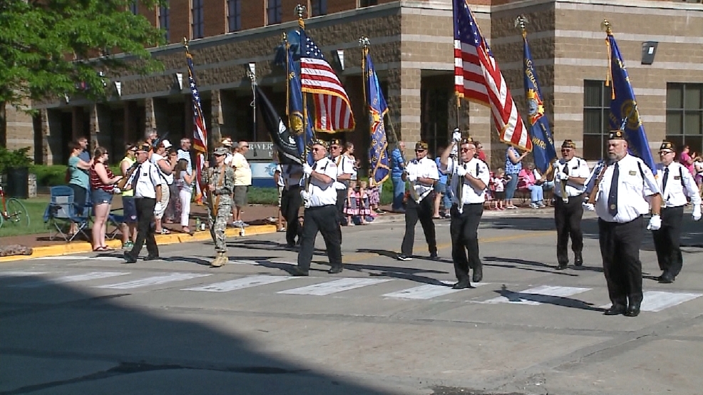 NeenahMenasha celebrates Memorial Day with a parade WLUK