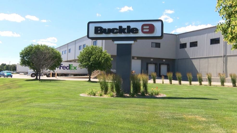 Thousands of Buckle customers� credit and debit card