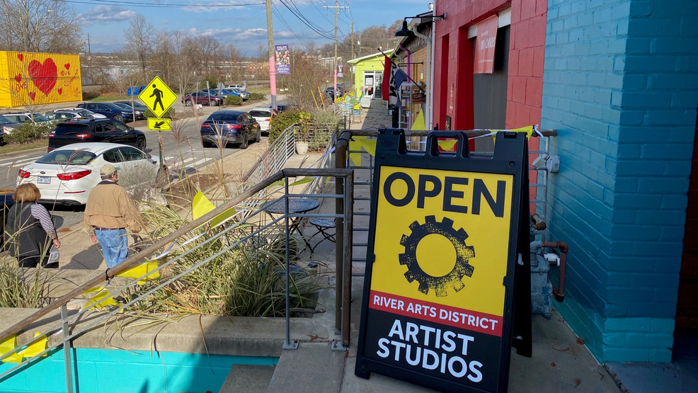 Visitors check out Asheville artists at work during Second Saturday in River Arts District