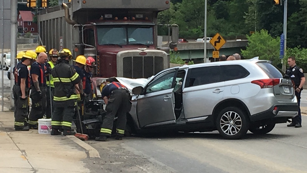 Truck Vs Suv >> 1 Person Injured In Coal Truck Vs Suv Crash In Johnstown Truck Vs Suv >> 1 Person Injured In Coal Truck Vs Suv Crash In Johnstown