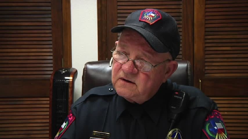 Bangs police officer retires after... KTXS