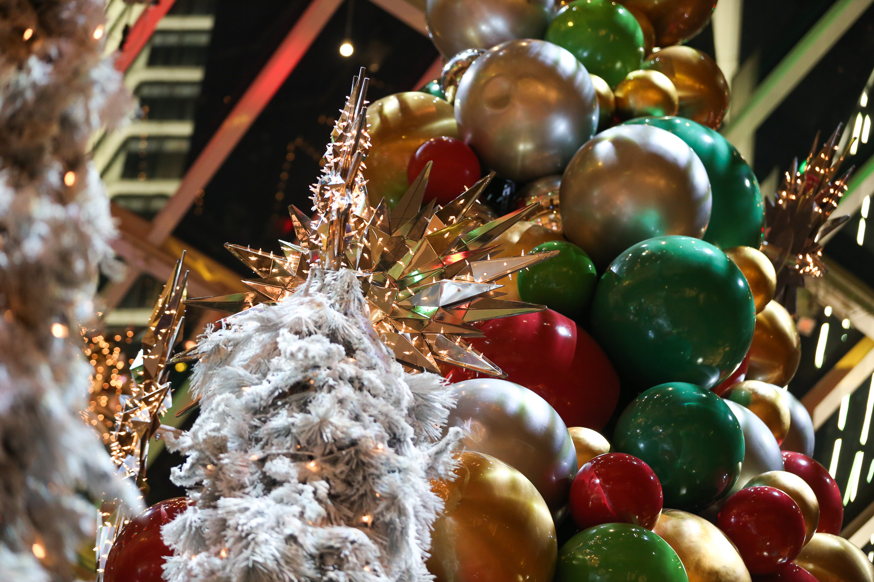 The 2018 holiday decor at MGM National Harbor brings back 'classic