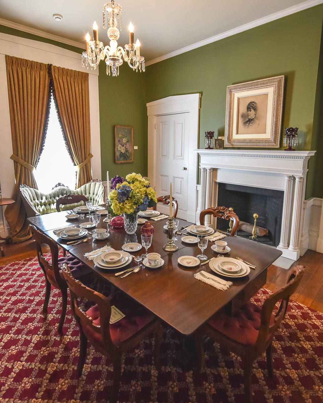 Tour The Glendower Mansion, An 1840s Era Historic Property In Lebanon