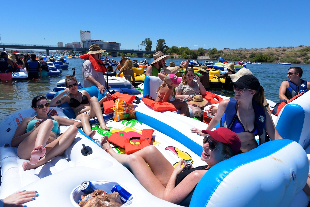 Gallery Laughlins 10th Annual River Regatta Ksnv